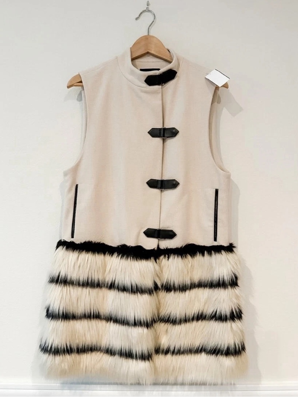 Women's Vest Size S Medium Fit Plenty by Tracy Reese Faux Fur
